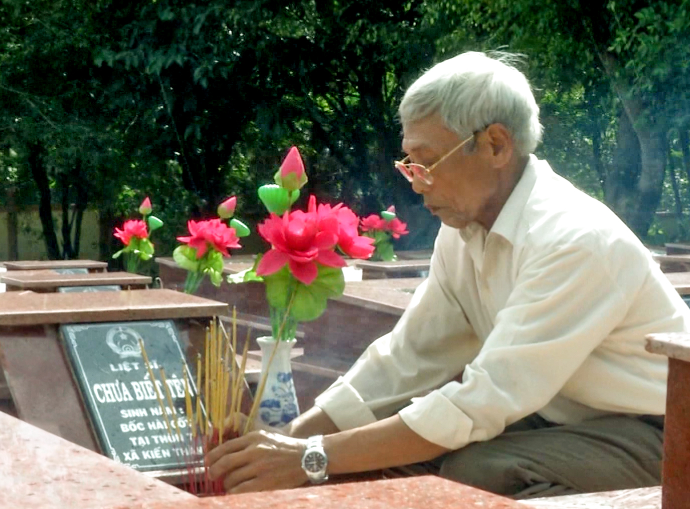 Các anh về trong tình yêu thương 